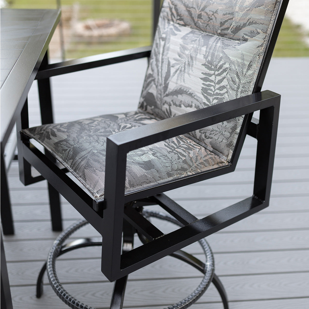 Berlin Gardens Vida Sling Swivel Bar Chair