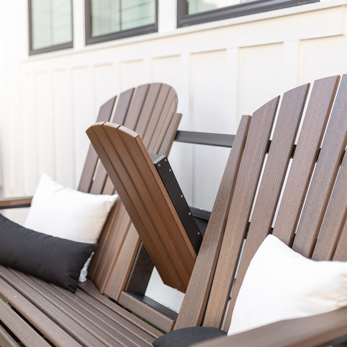 Berlin Gardens 5′ Comfo Back Three Seat Glider with Console-Purely Relaxation