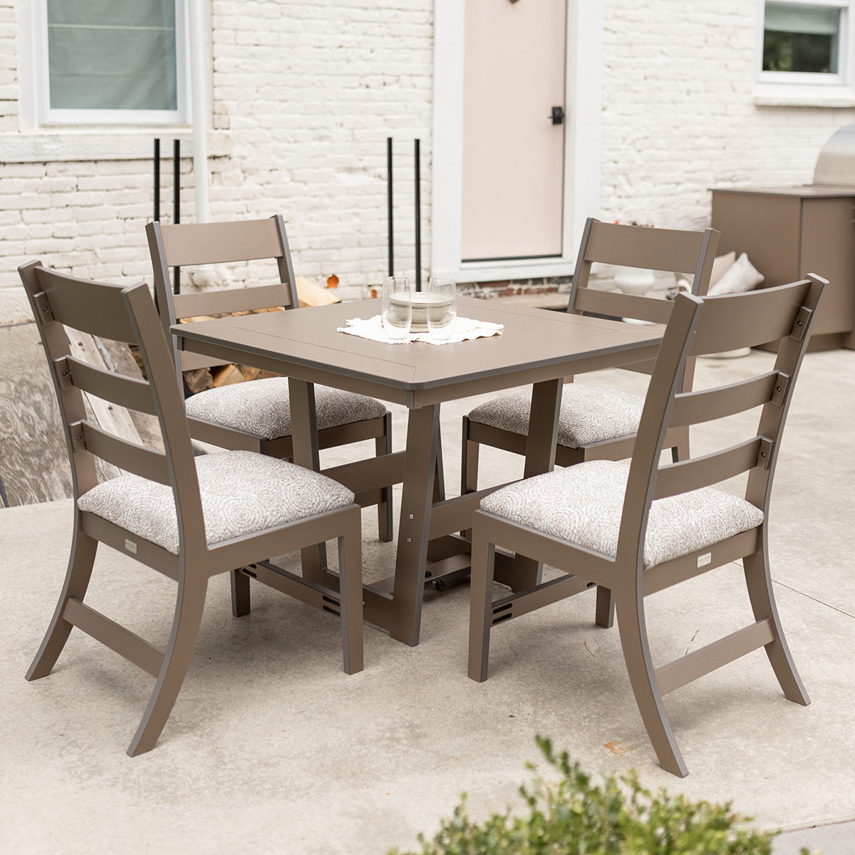 Berlin Gardens Hudson 40" Square Table – Dining Height
