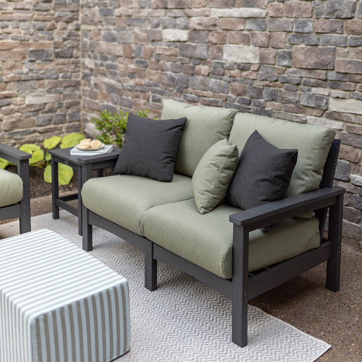 Berlin Gardens Camden Love Seat