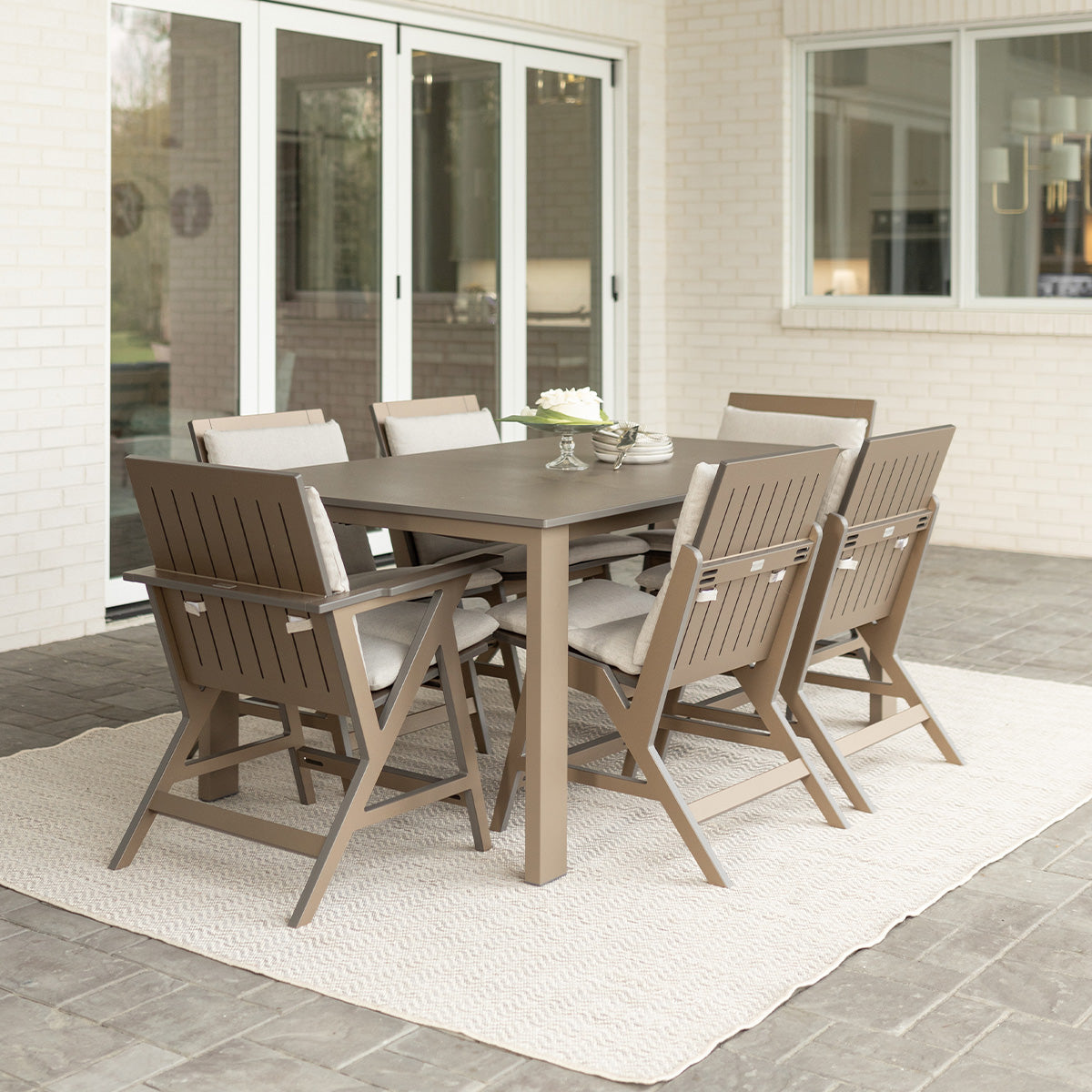 Berlin Gardens Berkley Expandable 42" x 72" Table