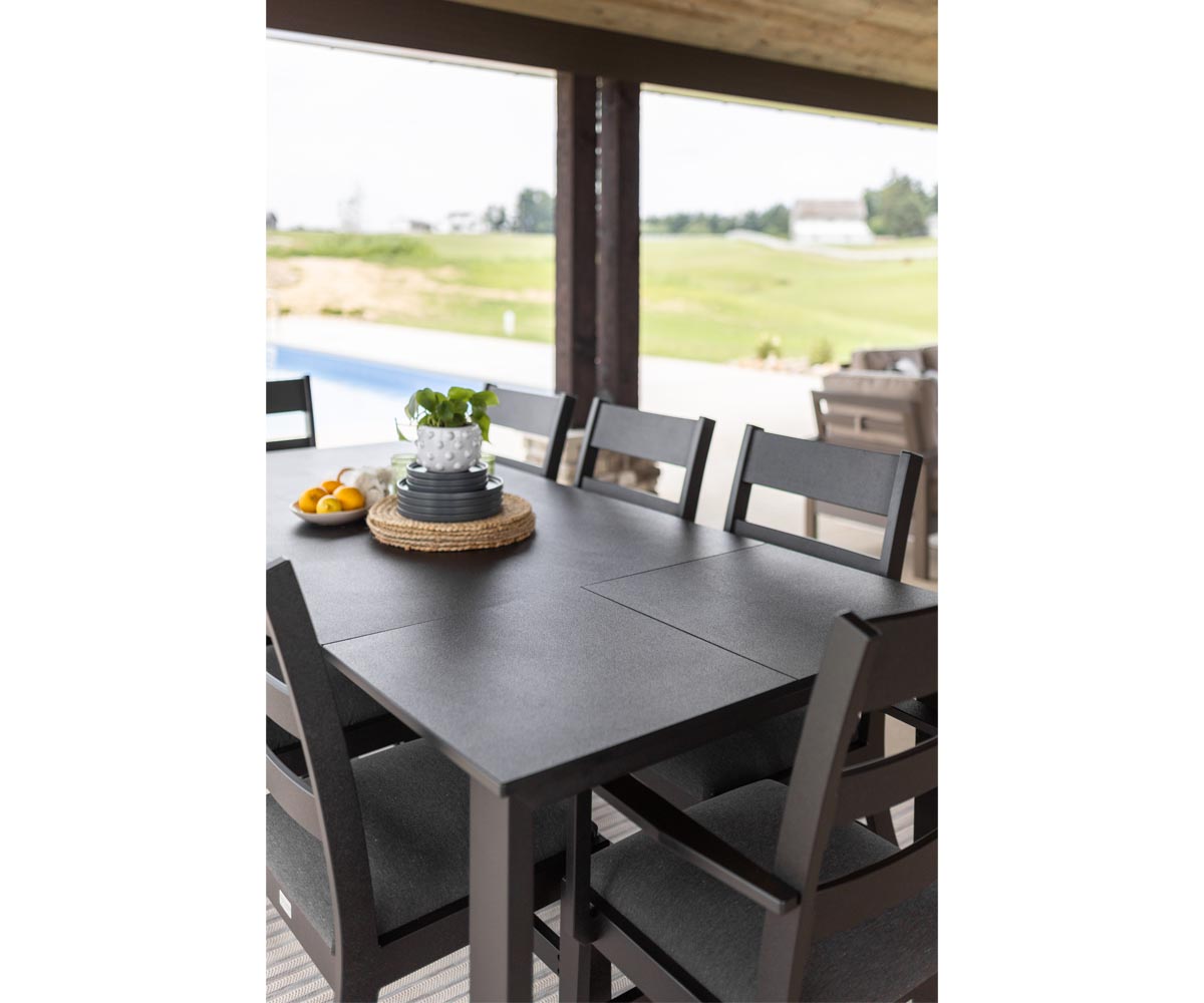 Berlin Gardens Berkley Expandable 42" x 72" Table