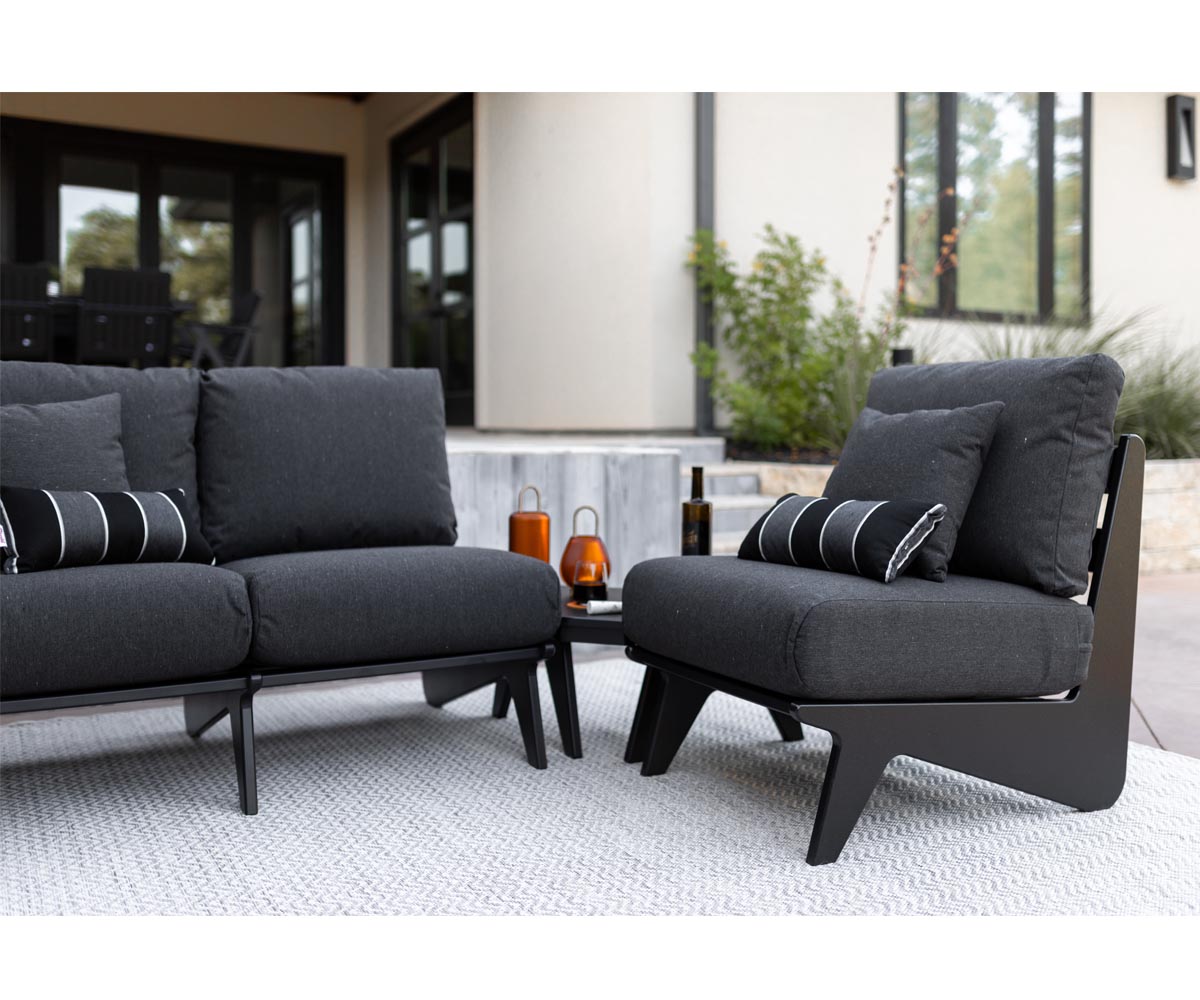 Berlin Gardens Holland Love Seat