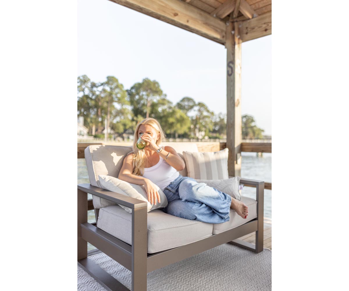 Berlin Gardens Nordic High Back Loveseat