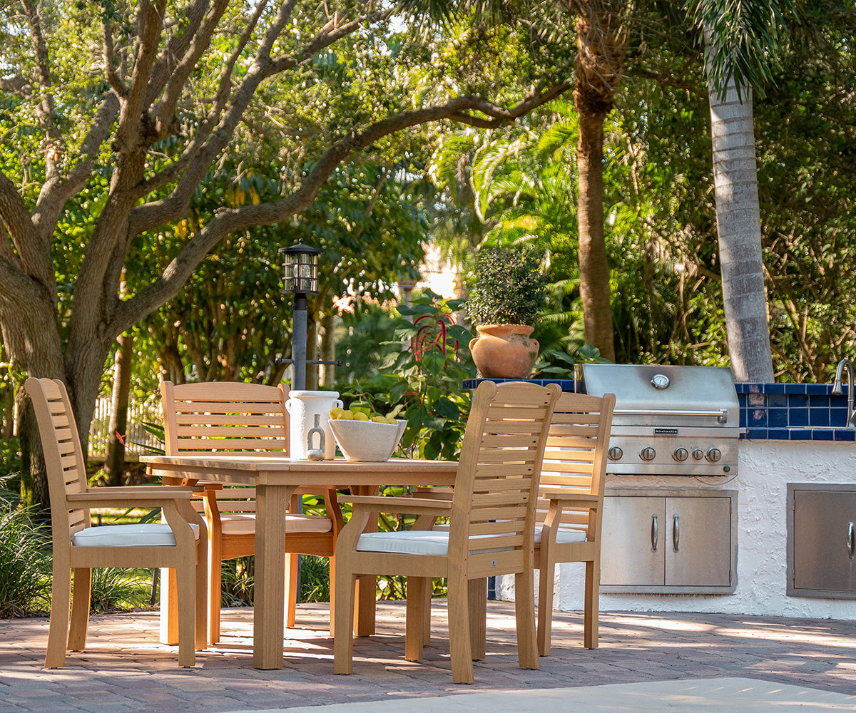 Berlin Gardens Homestead Square Dining Table
